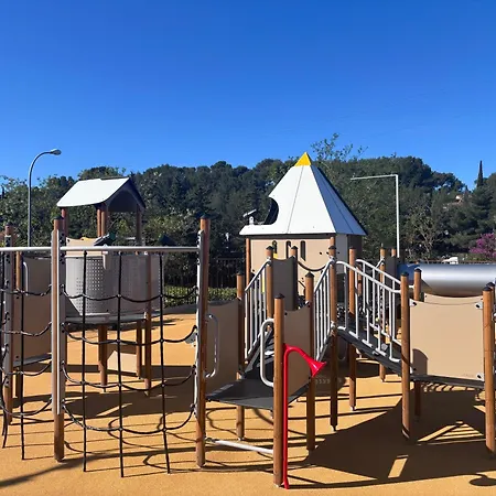Mas De Pierredon ساناري سور مير