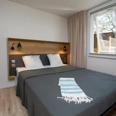 Mas De Pierredon 4* ساناري سور مير