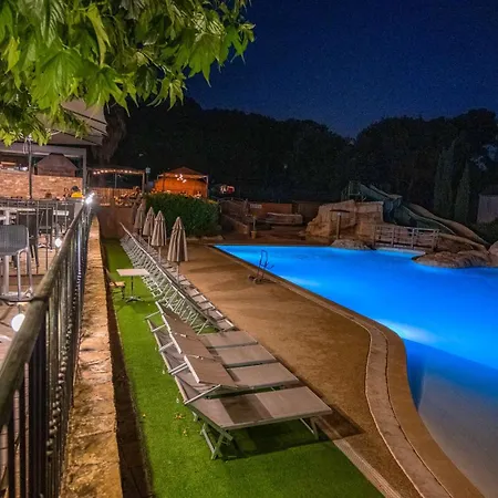 Mas De Pierredon 4* ساناري سور مير