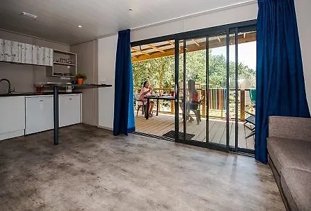 Mas De Pierredon 营地
